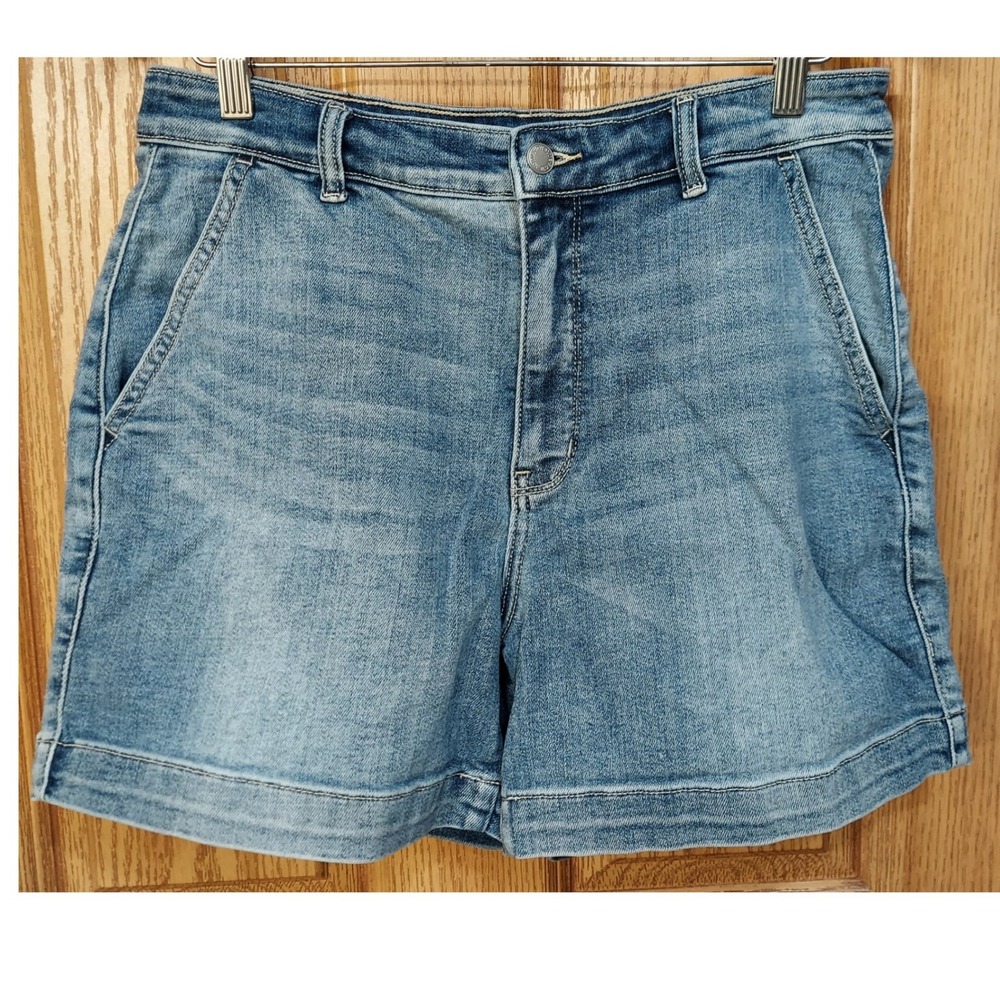 Judy Blue Los Angeles Light Wash High Waist Denim Shorts XL JB15289MD-CO